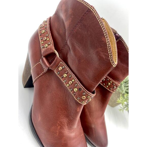 SOFT Boots Brown Red Leather Ankle Bootie Side Zip Western Harness Style 8.5W - Picture 4 of 12